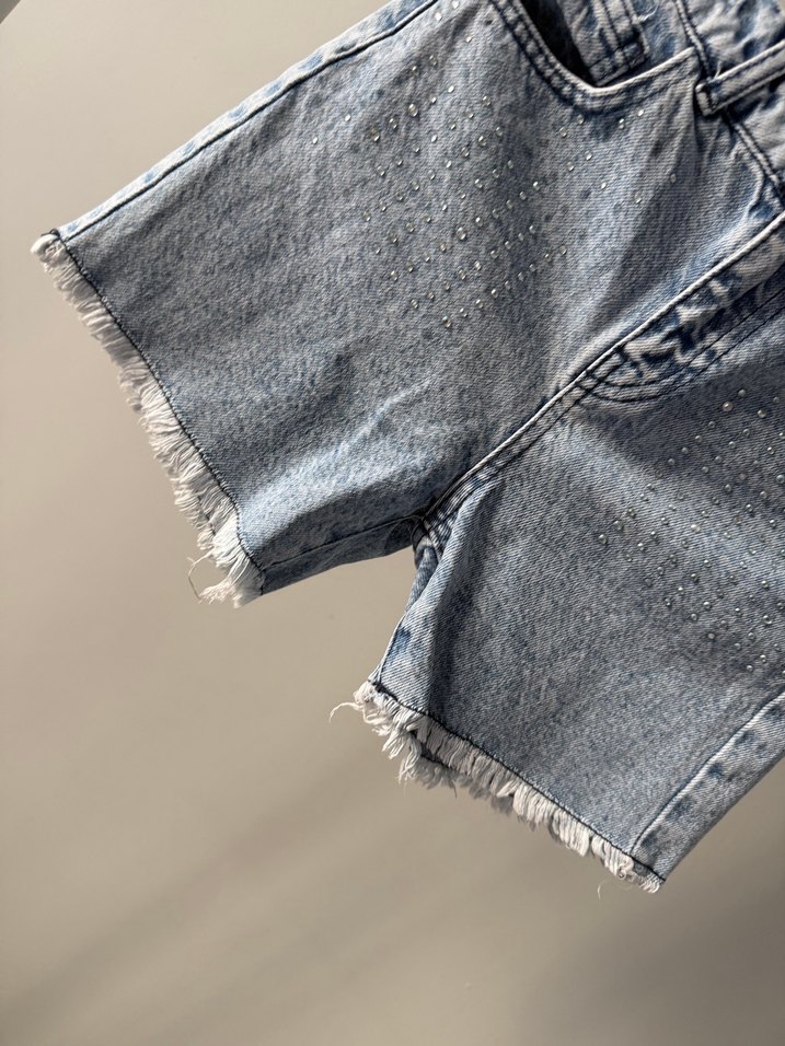 Kızlar İçin Gri Batik Desenli Denim Şort - Görsel 3