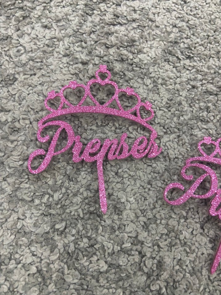 Prenses yazılı pasta süsü - Görsel 3