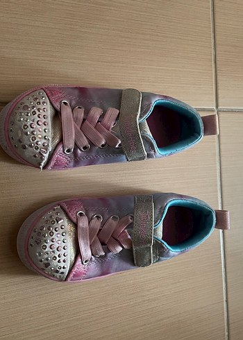 29 Beden Kız Çocuk Pembe Bağcıklı ve Cırtlı Spor Ayakkabı
