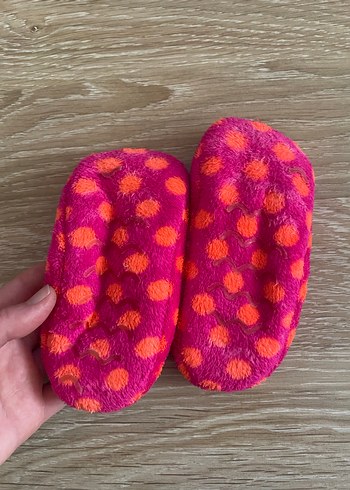 Kız Çocuk Renkli Puantiyeli Sıcak Ev Terliği - Görsel 2