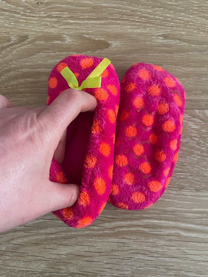 Kız Çocuk Renkli Puantiyeli Sıcak Ev Terliği - Görsel 3