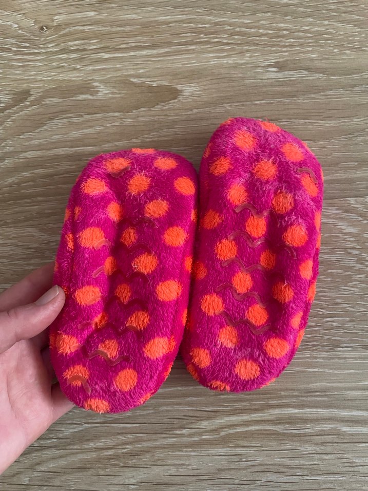 Kız Çocuk Renkli Puantiyeli Sıcak Ev Terliği - Görsel 2