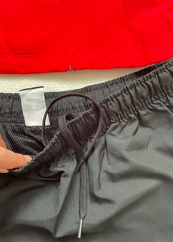 Kırmızı Sweatshirt ve Siyah Eşofman Altı Takımı - Görsel 9