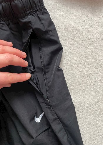 Kırmızı Sweatshirt ve Siyah Eşofman Altı Takımı - Görsel 12