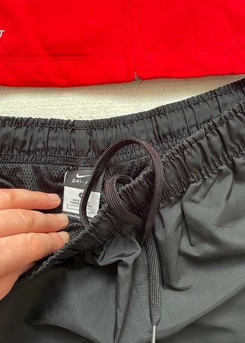 Kırmızı Sweatshirt ve Siyah Eşofman Altı Takımı - Görsel 10