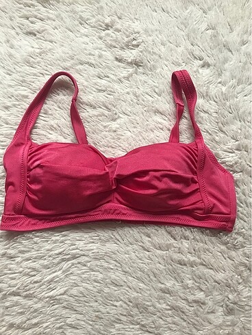 Penti bikini üstü