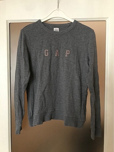 GAP sweatshirt