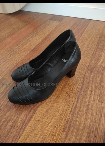 41 Beden siyah Renk Topuklu ayakkabı hakiki deri