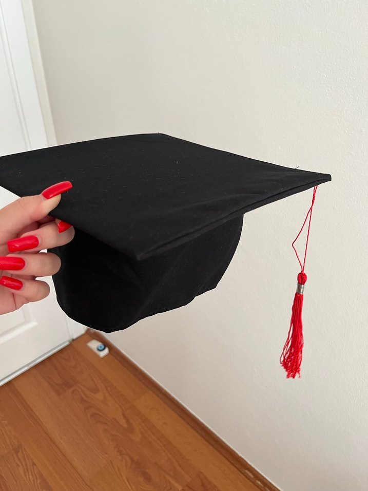 Nişantaşı Üniversitesi Mezuniyet Cüppesi - Görsel 3