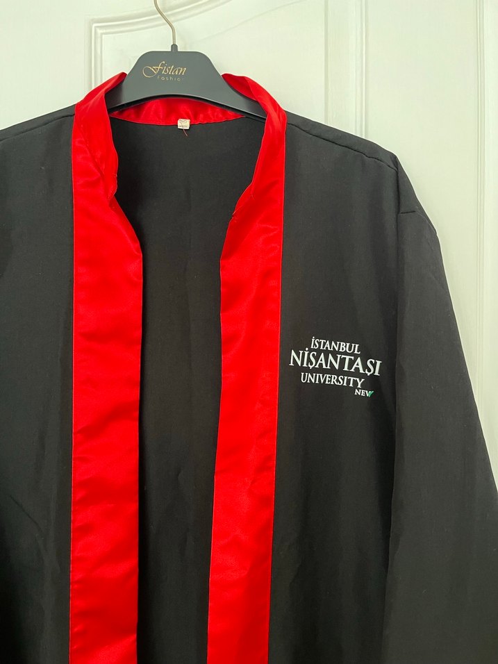Nişantaşı Üniversitesi Mezuniyet Cüppesi - Görsel 2