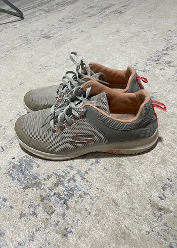 Skechers 38