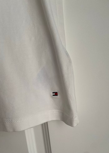 Tommy Hilfiger Beyaz Kısa Kollu Tişört - Görsel 2