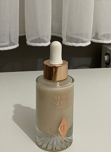 Charlotte tilbury magic serum