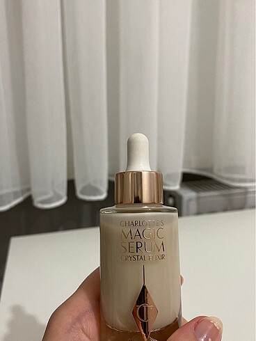 Beden Charlotte tilbury magic serum