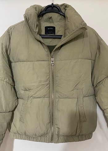 Bershka Bershka Haki Fermuarlı Şişme Mont