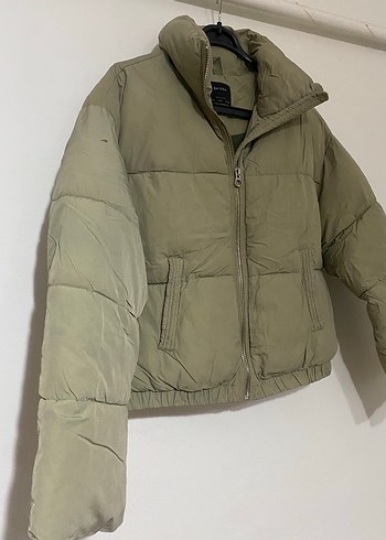 s Beden haki Renk Bershka Haki Fermuarlı Şişme Mont