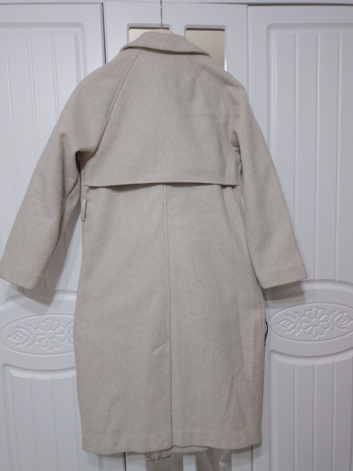 STRADIVARİUS marka Çift Düğmeli Uzun Kaban - Görsel 4