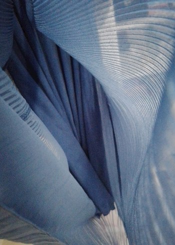 Uzun Kollu Mavi Piliseli elbise - Görsel 3