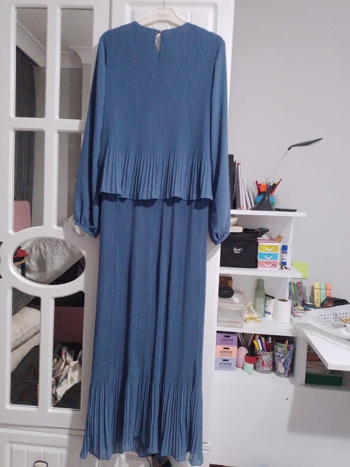 Uzun Kollu Mavi Piliseli elbise - Görsel 4