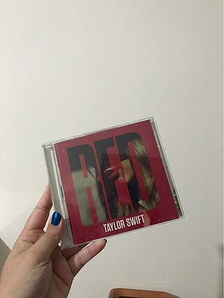 TAYLOR SWIFT RED
