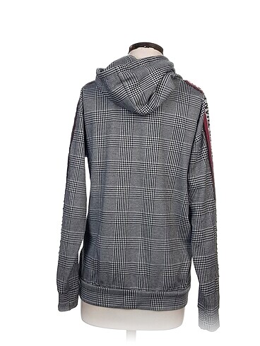 m Beden Zara Sweatshirt %70 İndirimli.