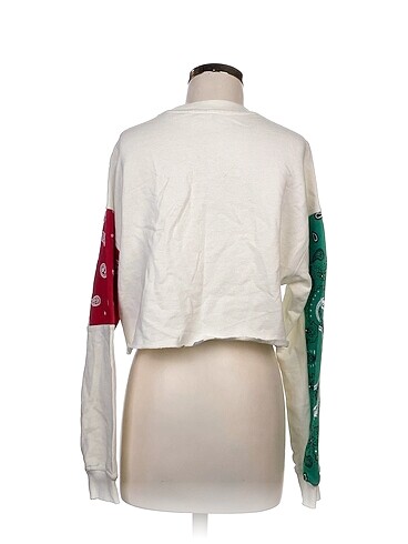 m Beden Zara Sweatshirt %70 İndirimli.