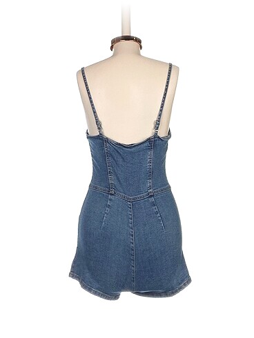 xs Beden Bershka Kısa Tulum %70 İndirimli.