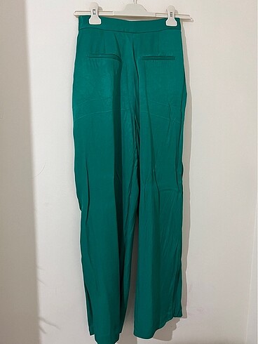 s Beden yeşil Renk Zara yeşil saten pantolon