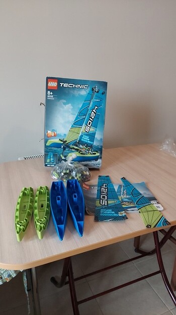  Beden Renk Lego technic 42105 catamaran
