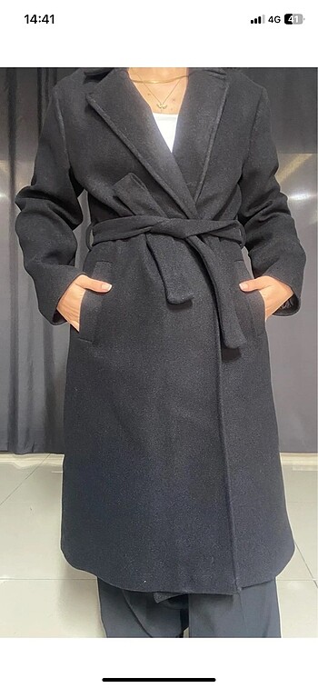 Siyah kaşe kaban