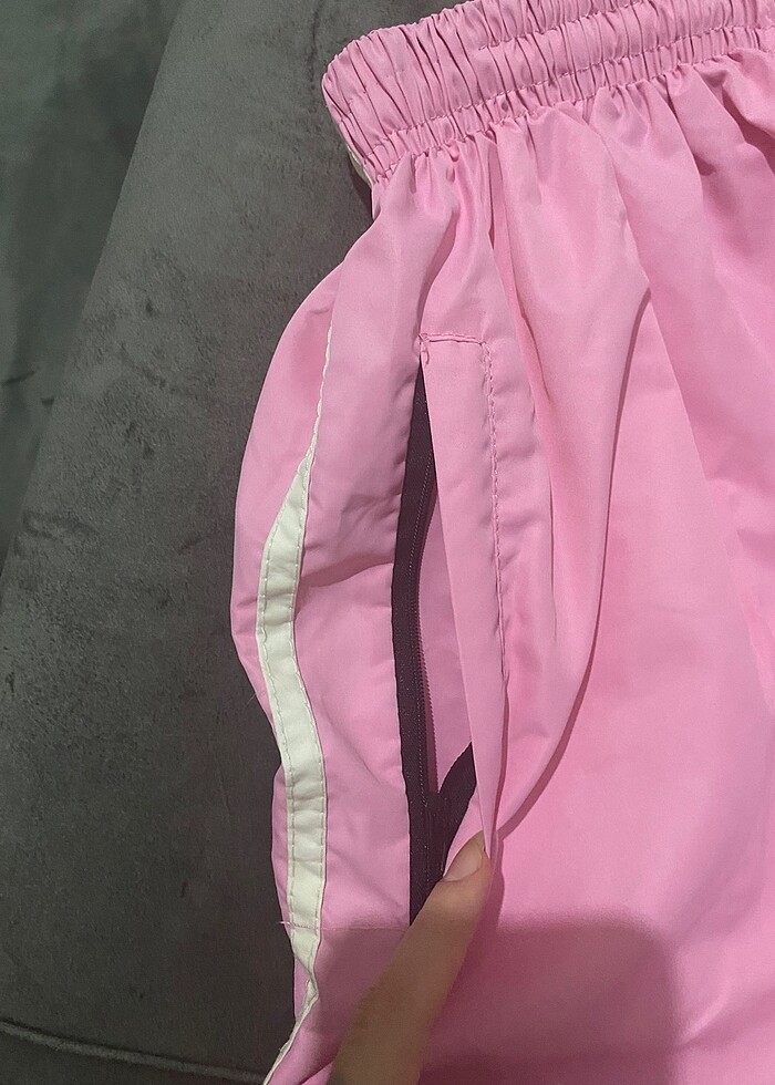 PEMBE BEYAZ ŞERİTLİ DENİZ ŞORTU - Görsel 3