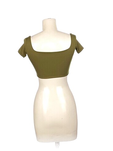s Beden PreLoved T-shirt %70 İndirimli.