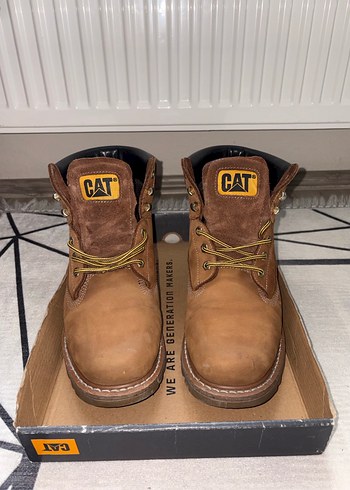 Caterpillar tarçın rengi bot - Görsel 3