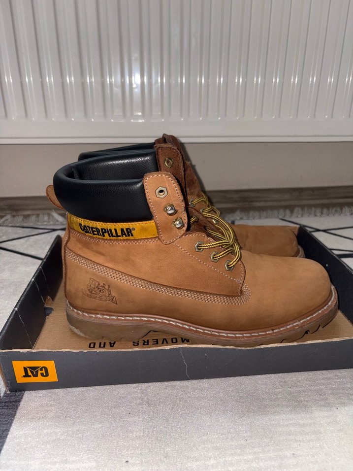 Caterpillar tarçın rengi bot - Görsel 2