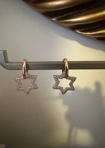 Altın Renkli Mini Payetli Yıldız Küpeler - Görsel 2