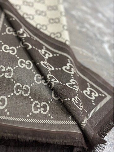 Gucci kahve şal
