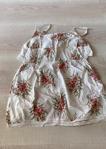 Çiçek Desenli Askılı Tişört - Görsel 2