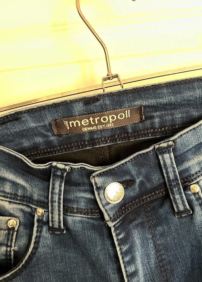 Paçası detaylı jeans - Görsel 3