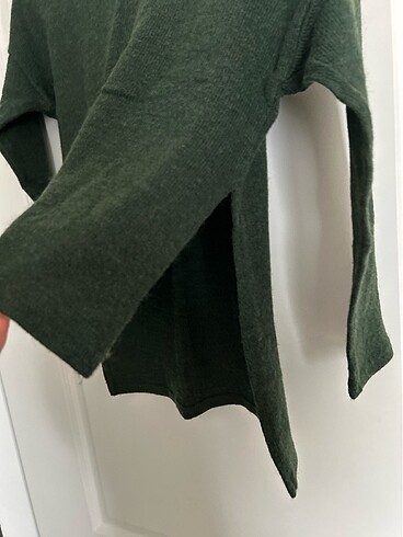 Yanı açık arkası uzun bluz - Görsel 2