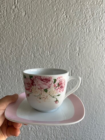 Neskafe fincan takımı