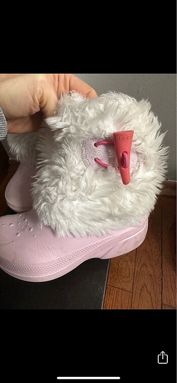 Ugg Crocs Bot