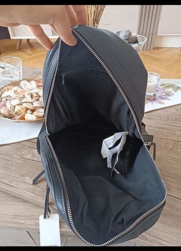  Beden Stradivarius çift fermuarlı sırt çantası 