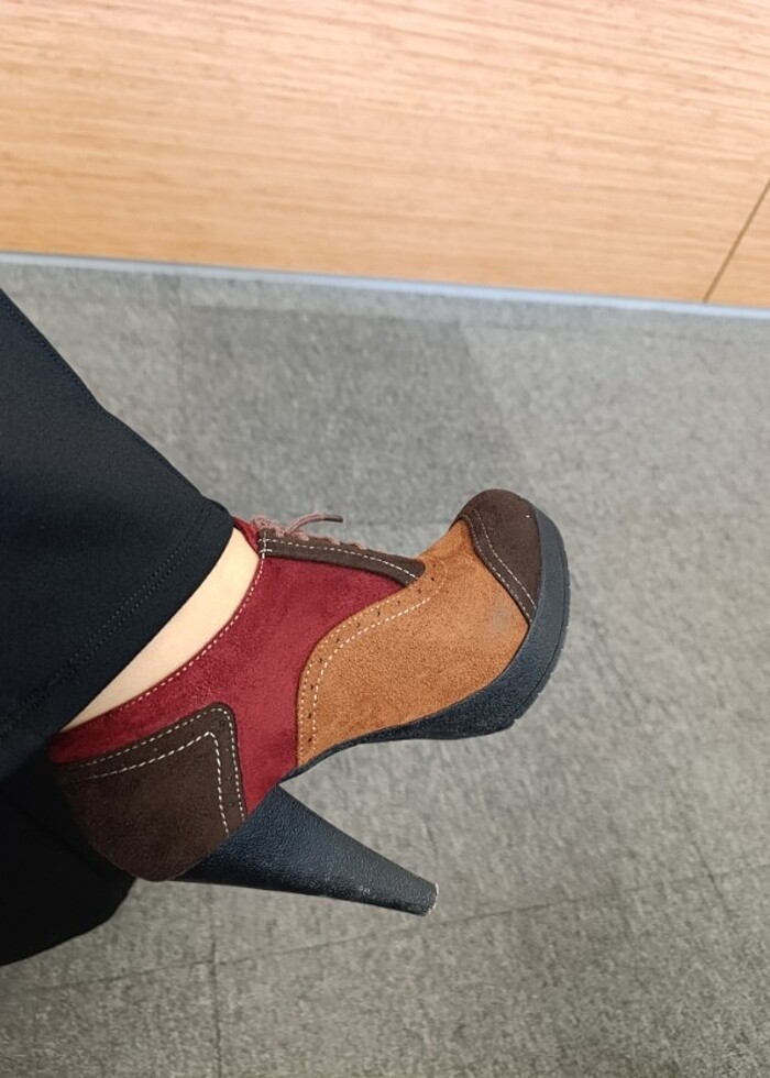 Kahve nubuk deri topuklu ayakkabı - Görsel 2