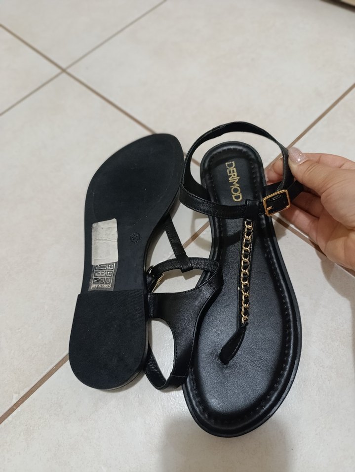 Derimod Tokalı Siyah Kadın Sandalet - Görsel 2