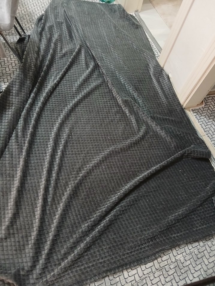 Gri Düz Desenli Yumuşak Battaniye halı örtüsü - Görsel 3