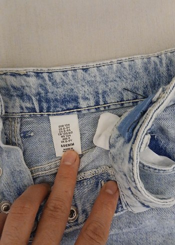 Düğmeli Mavi Denim Mini Şort - Görsel 2