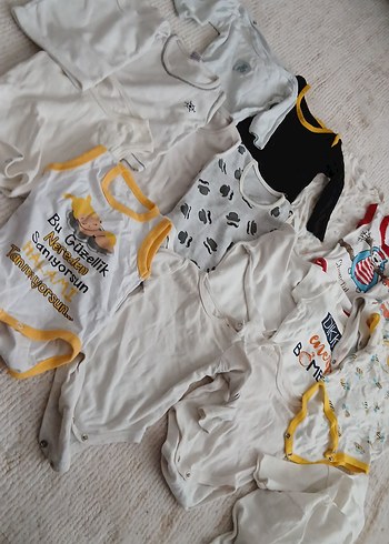 Beyaz Kısa Kollu Pamuklu Erkek Bebek Body - Görsel 2