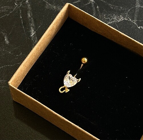 Beden Taşlı Göbek Piercing