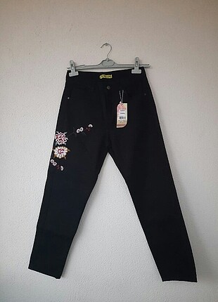 Siyah mom jean