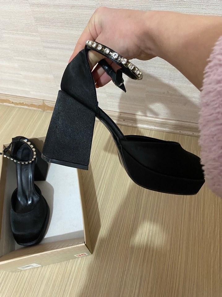 Siyah Tokalı Platform Topuklu - Görsel 4
